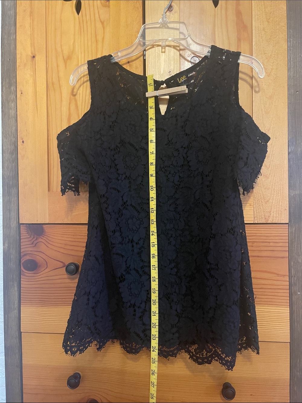 Cold shoulder lace top black size L